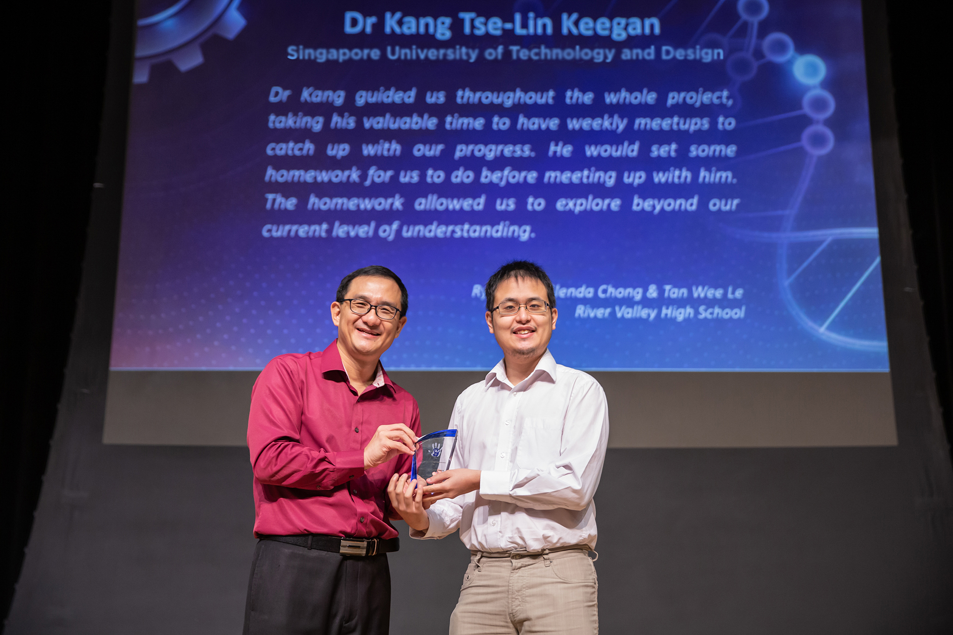 Dr Keegan Kang Receives Outstanding Mentor Award